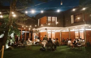 Cafe Outdoor di Jakarta Barat