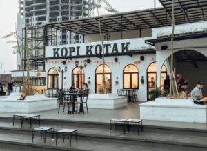 kopi kotak tempat nongkrong di depok yang instagramable