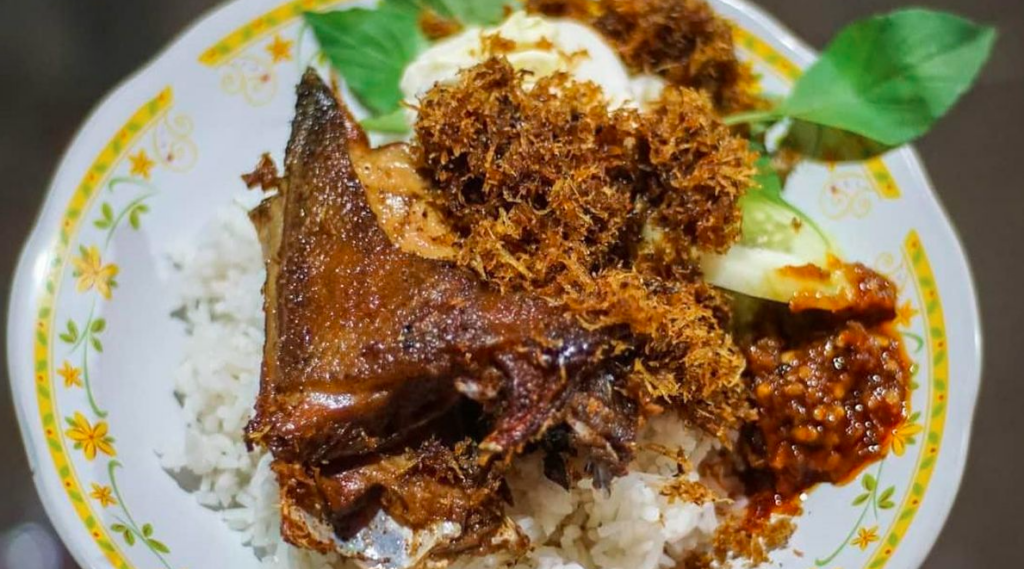 Tempat Makan Terdekat di Surabaya bebek tugu pahlawan