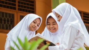 anak sekolah negeri