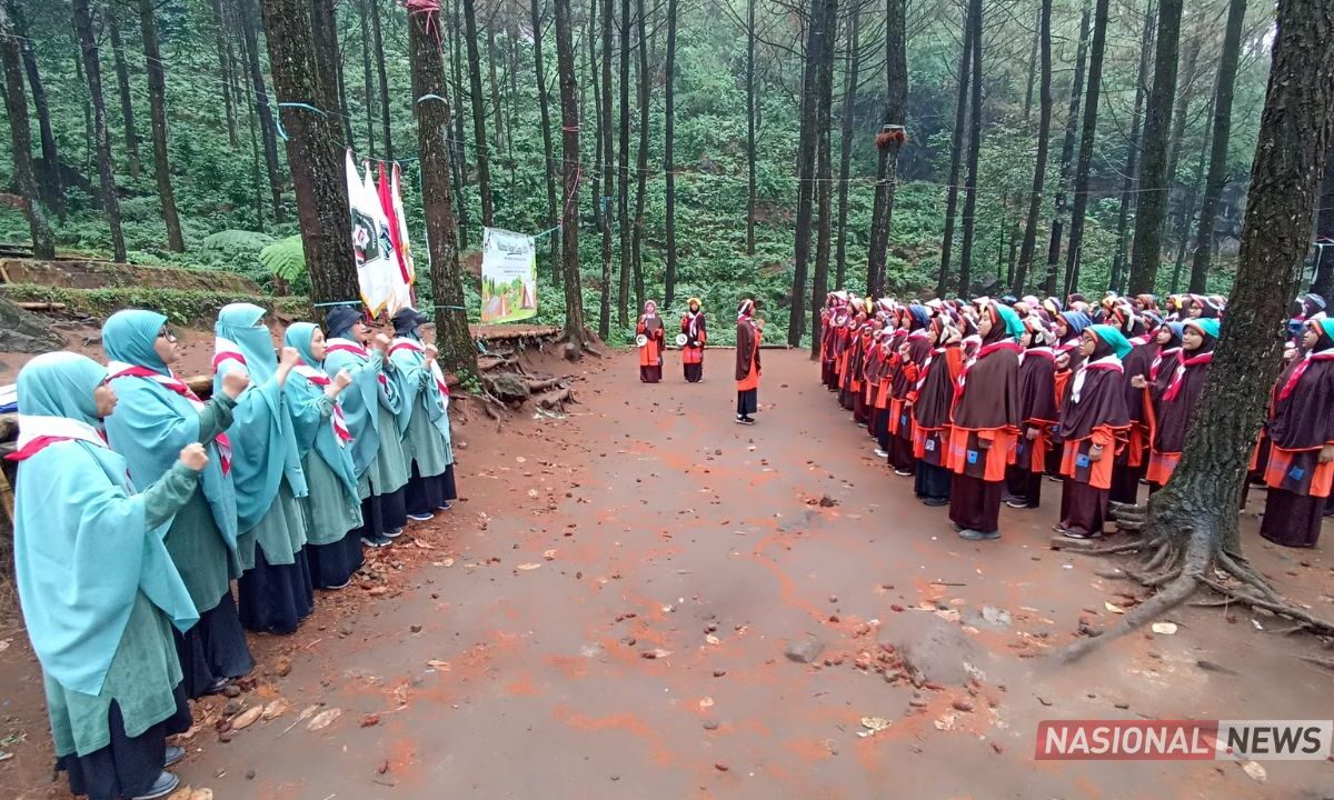 SMP Putri Lukman Al Hakim Surabaya