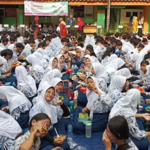 sarapan bareng di SMPN 163 Jakarta