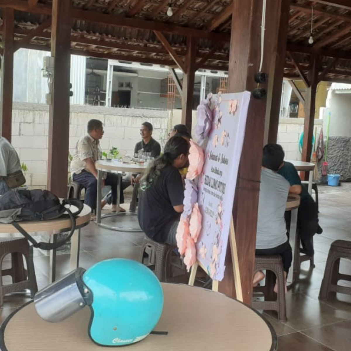 Cafe Instagramable di Sidoarjo kedai limapitoe