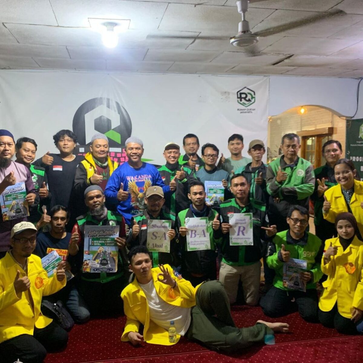 Ajak Ojol Lebih Aman di Jalan, Mahasiswa Kesos UI Luncurkan Gerakan Sajadah 1 mahasiswa ui gojek